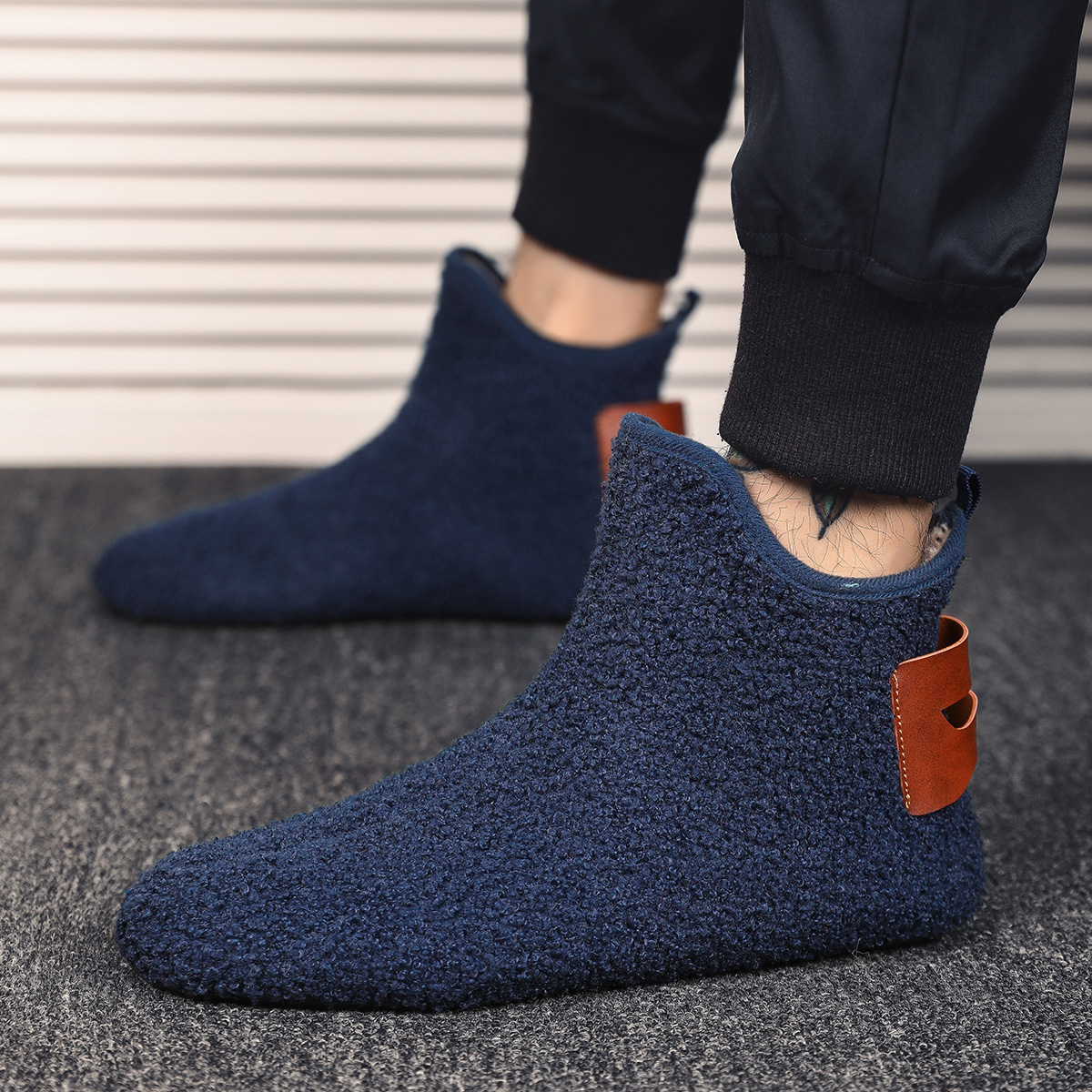 Men's Fuzzy Overlapping Slippe - Insole Arch Support บทวิจารณ์และราคา